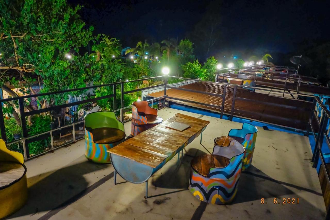 สกายวิวรีสอร์ท ชัยนาท Chai Nat Exterior foto